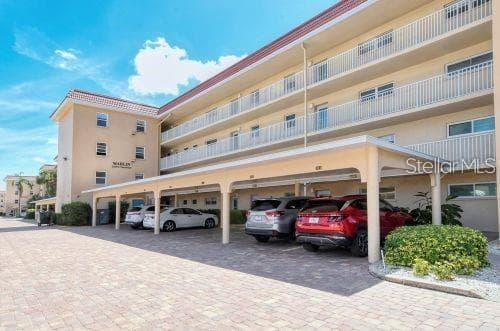 1250 N PORTOFINO DRIVE UNIT 305MAR - 1bd/2ba - $440,000 - SARASOTA, FL