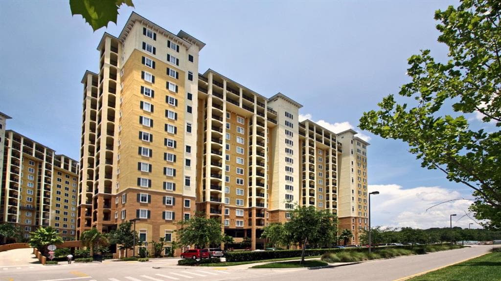 8101 RESORT VILLAGE DR UNIT 3-703 - 2bd/2ba - $199,900 - ORLANDO, FL