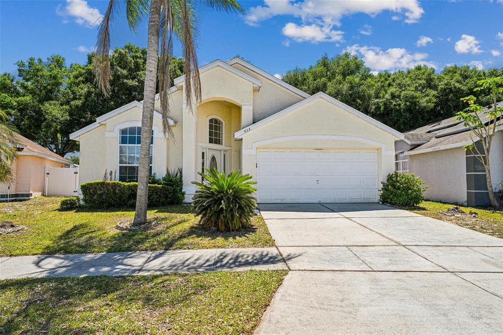 923 DOWNING CIRCLE - 4bd/2ba - $335,000 - DAVENPORT, FL