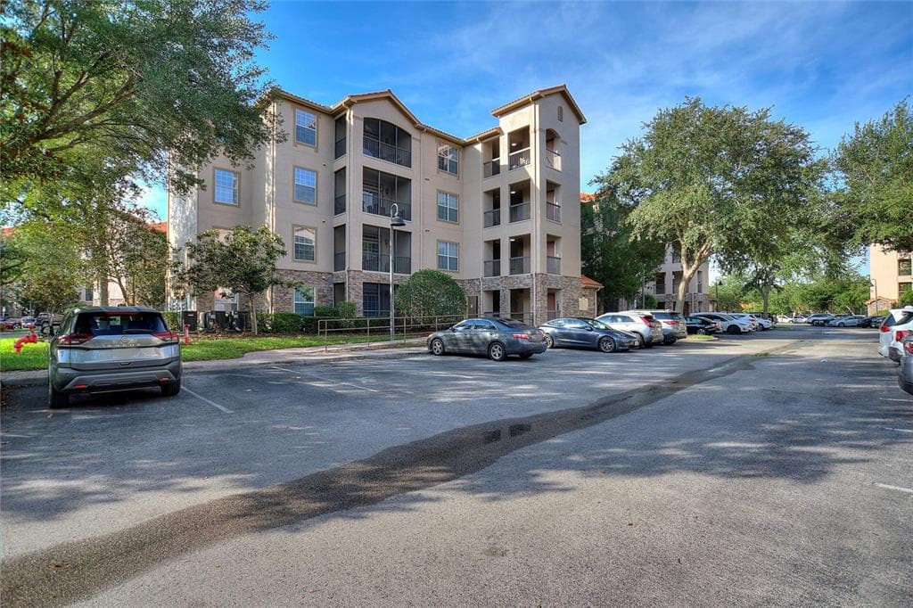 1370 TUSCAN TERRACE UNIT 2205 - 3bd/2ba - $205,000 - DAVENPORT, FL
