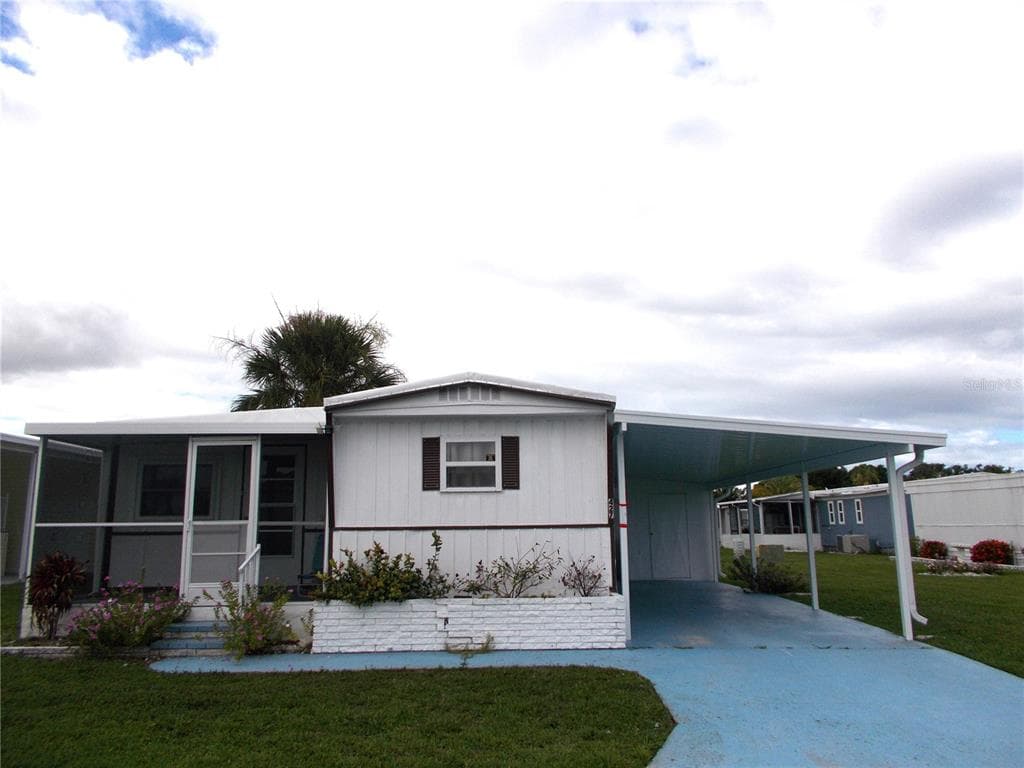 427 BOXWOOD DRIVE - 2bd/2ba - $80,000 - VENICE, FL