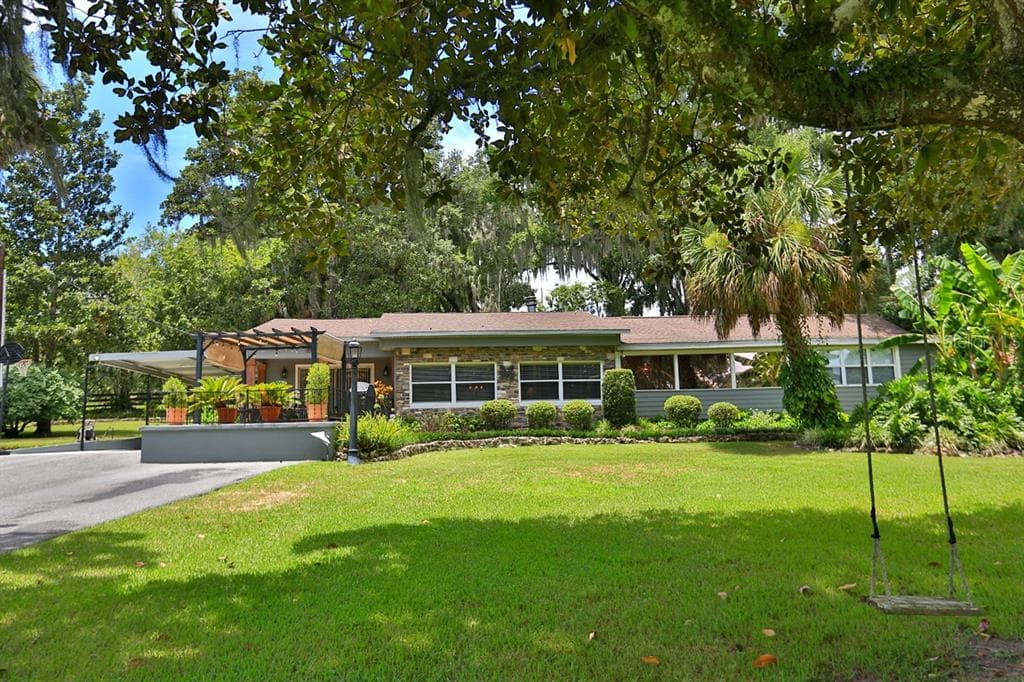 4888 SW 7TH AVENUE ROAD - 3bd/3ba - $799,000 - OCALA, FL
