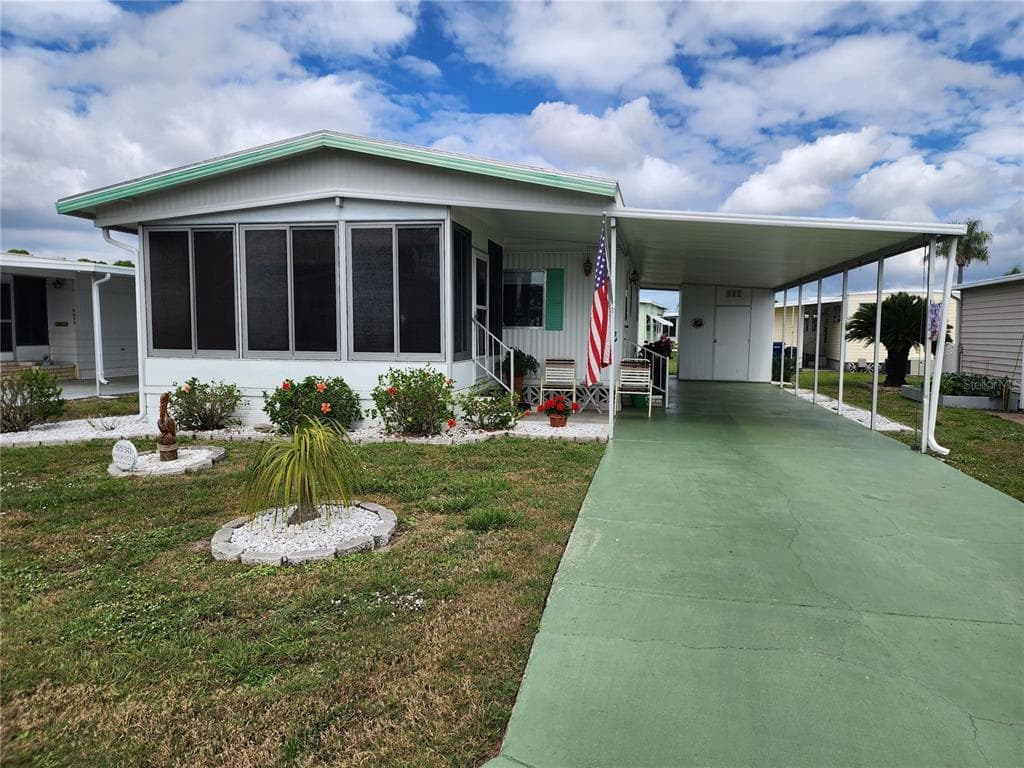 5530 DENMARK DRIVE - 2bd/2ba - $120,000 - BRADENTON, FL