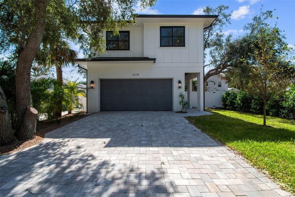 2318 BAY STREET - 4bd/4ba - $1,495,000 - SARASOTA, FL