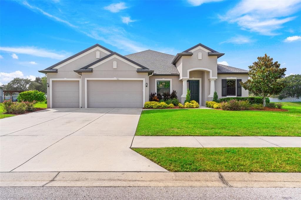913 BUCKHURST DRIVE - 5bd/5ba - $660,000 - SPRING HILL, FL
