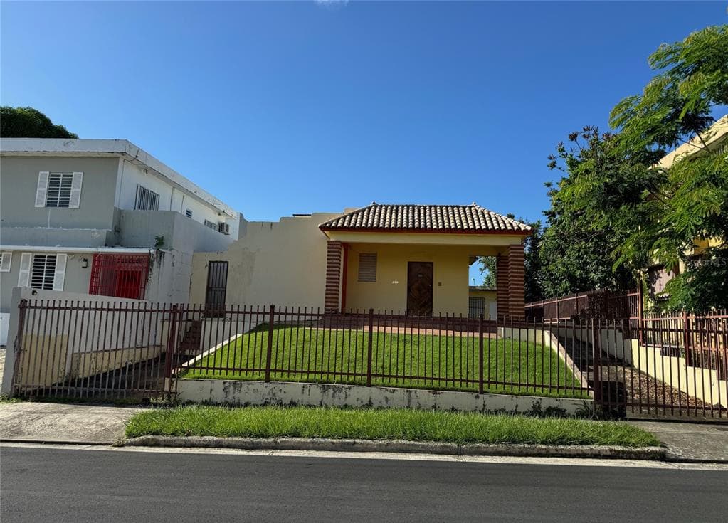 239 AV. LAS MARIAS - 5bd/4ba - $325,000 - SAN JUAN, PR
