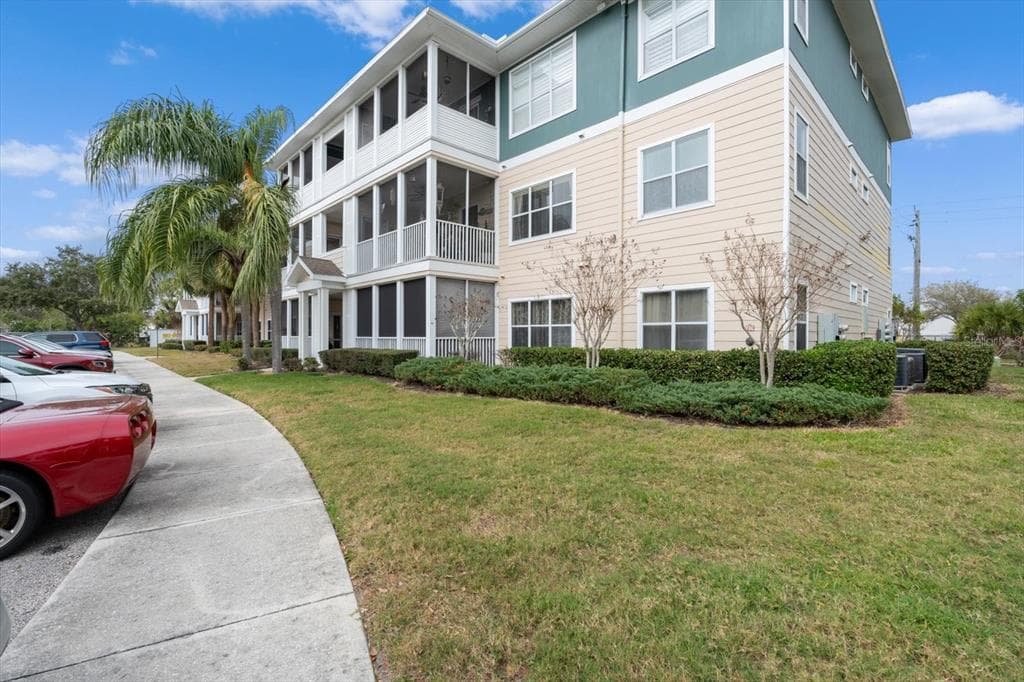 4802 51ST STREET W UNIT 1010 - 2bd/2ba - $230,000 - BRADENTON, FL