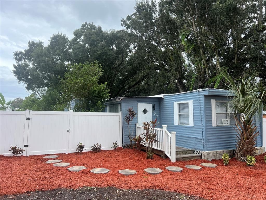107 BENITA STREET - 3bd/1ba - $158,900 - KISSIMMEE, FL