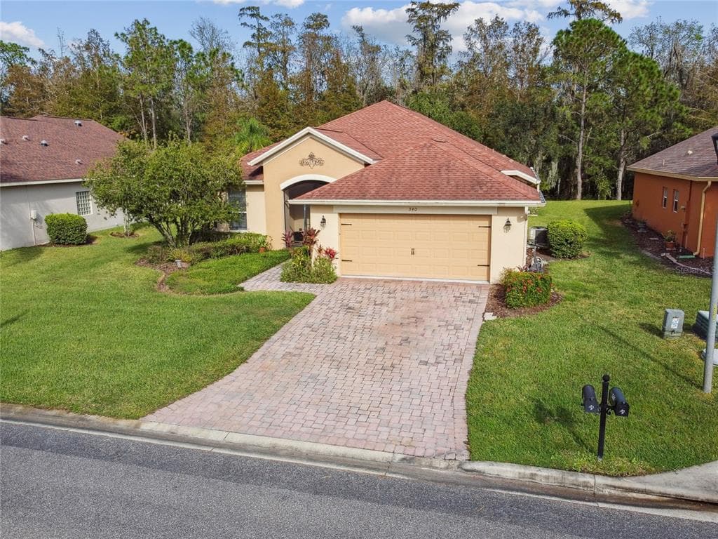 540 GENOA DR - 3bd/2ba - $329,900 - POINCIANA, FL