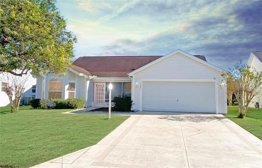 2051 PALO ALTO AVENUE - 3bd/2ba - $468,000 - THE VILLAGES, FL