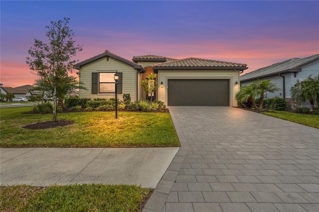 5107 CORAL REEF WAY - 4bd/3ba - $535,000 - BRADENTON, FL