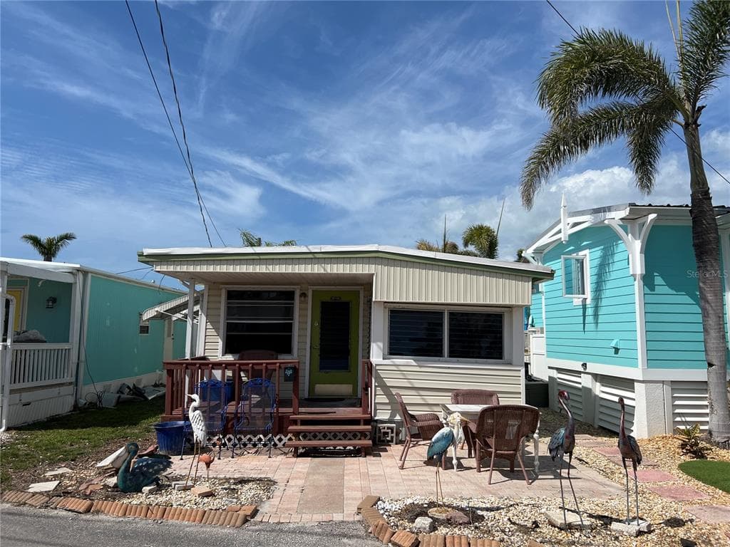 2601 GULF DRIVE N UNIT B16 - 2bd/1ba - $339,000 - BRADENTON BEACH, FL