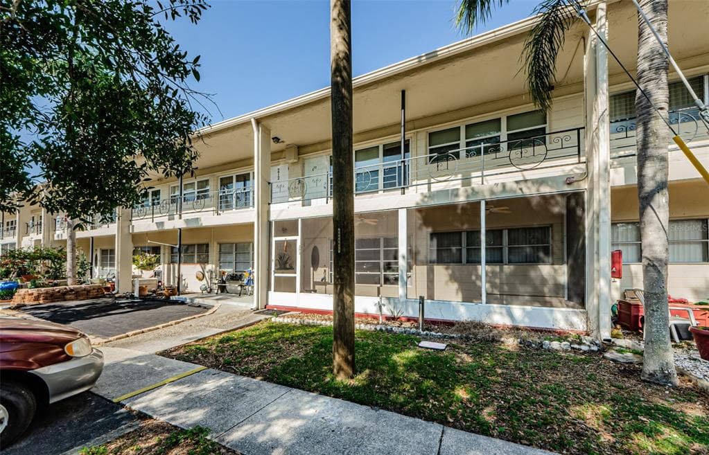 4154 57TH STREET N UNIT 173 - 2bd/1ba - $110,000 - KENNETH CITY, FL