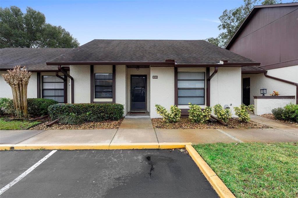 245 TERRACE HILL BOULEVARD UNIT 1E - 2bd/2ba - $199,900 - DEBARY, FL