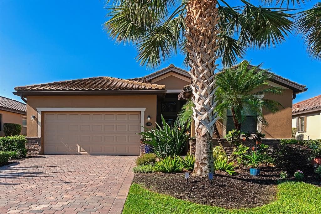 6814 WILLOWSHIRE WAY - 4bd/3ba - $510,000 - BRADENTON, FL