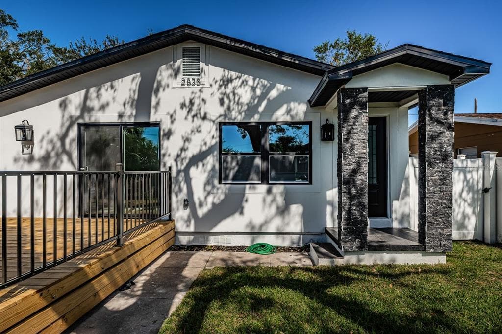 2835 FREEMONT TERRACE S - 2bd/2ba - $340,000 - ST PETERSBURG, FL