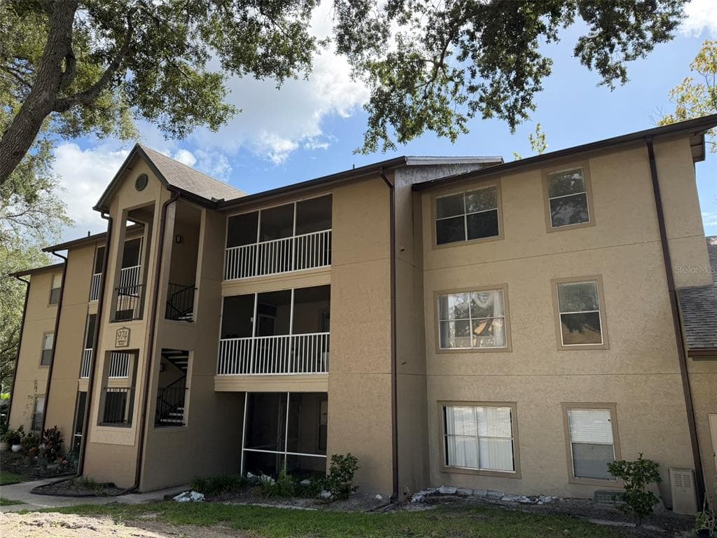 974 LEEWARD PLACE UNIT 205 - 2bd/2ba - $149,000 - ALTAMONTE SPRINGS, FL