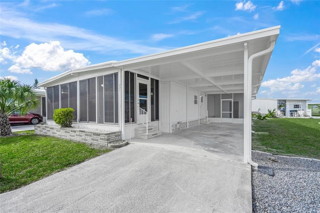 891 GRADO DRIVE - 2bd/2ba - $189,000 - VENICE, FL