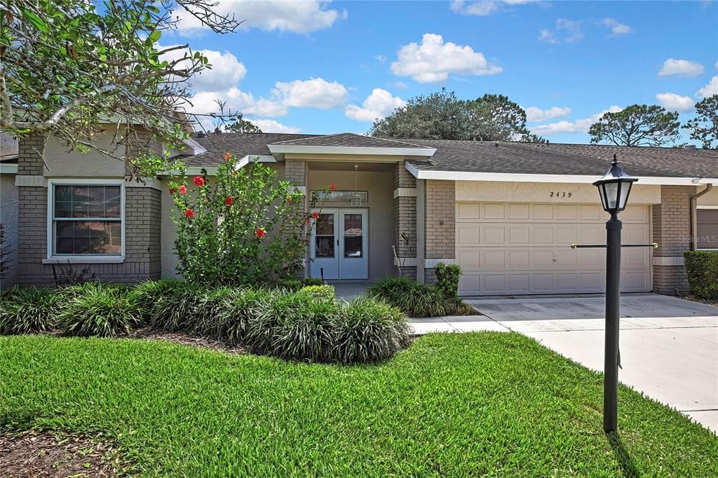 2439 HIDDEN TRAIL DRIVE - 2bd/2ba - $315,000 - SPRING HILL, FL