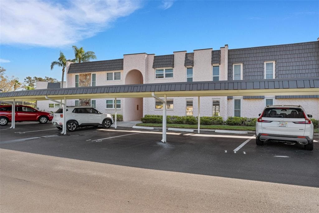 210 FERNWOOD CIRCLE UNIT 210 - 2bd/2ba - $214,900 - SEMINOLE, FL