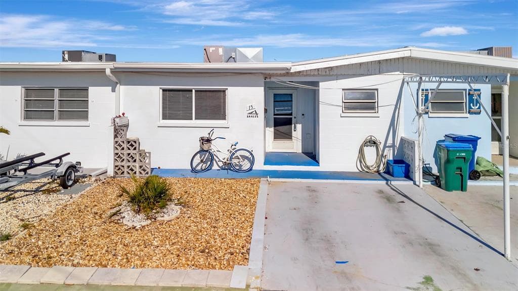 15 SEASIDE COURT - 2bd/2ba - $645,000 - HOLMES BEACH, FL