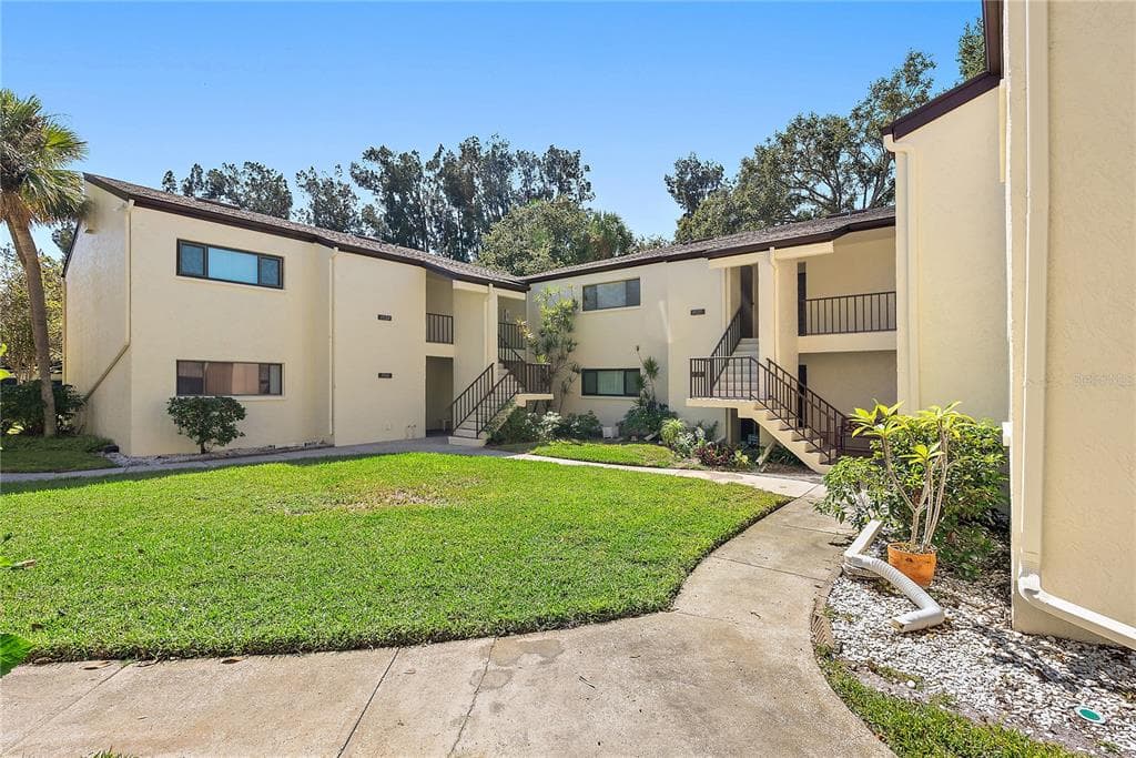 700 STARKEY ROAD UNIT 1525 - 3bd/2ba - $219,000 - LARGO, FL