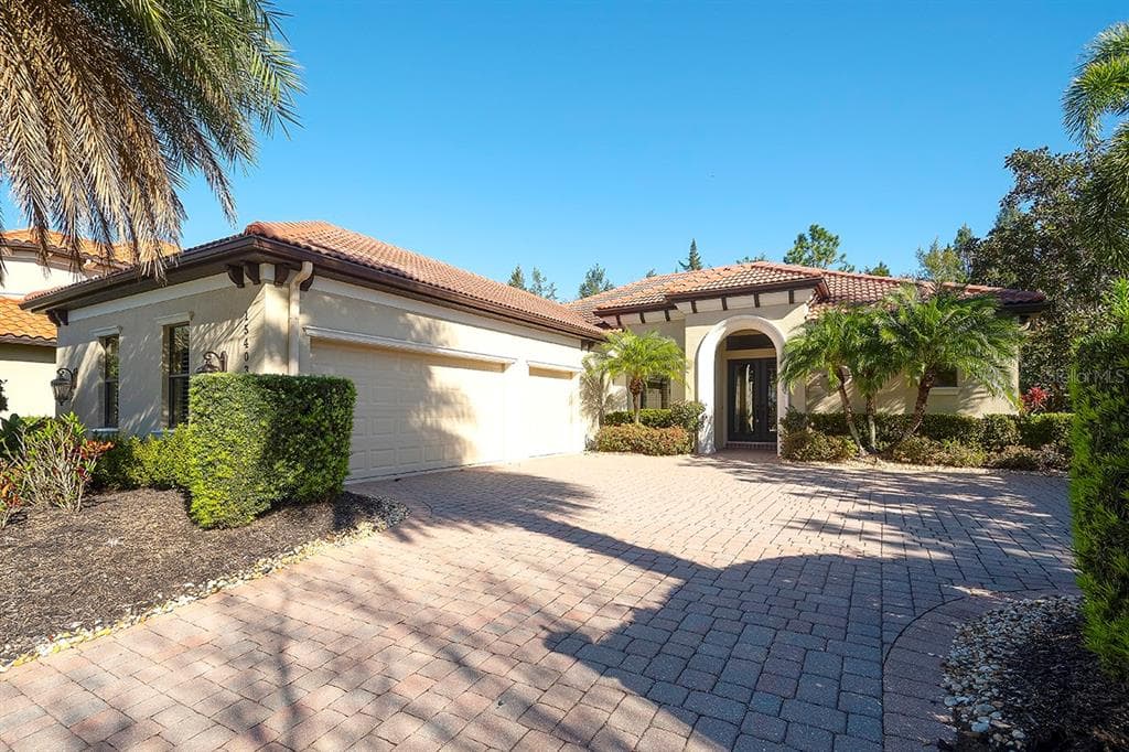 15403 LEVEN LINKS PLACE - 3bd/3ba - $849,000 - LAKEWOOD RANCH, FL