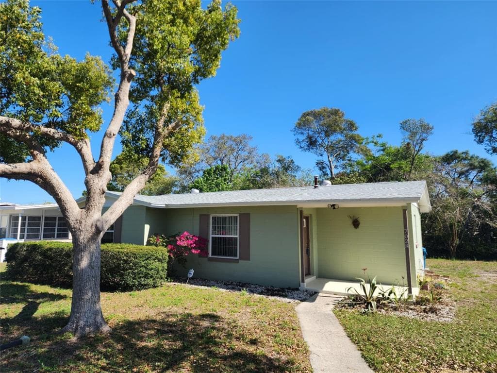7028 MERRICK LANE - 2bd/1ba - $200,000 - SPRING HILL, FL