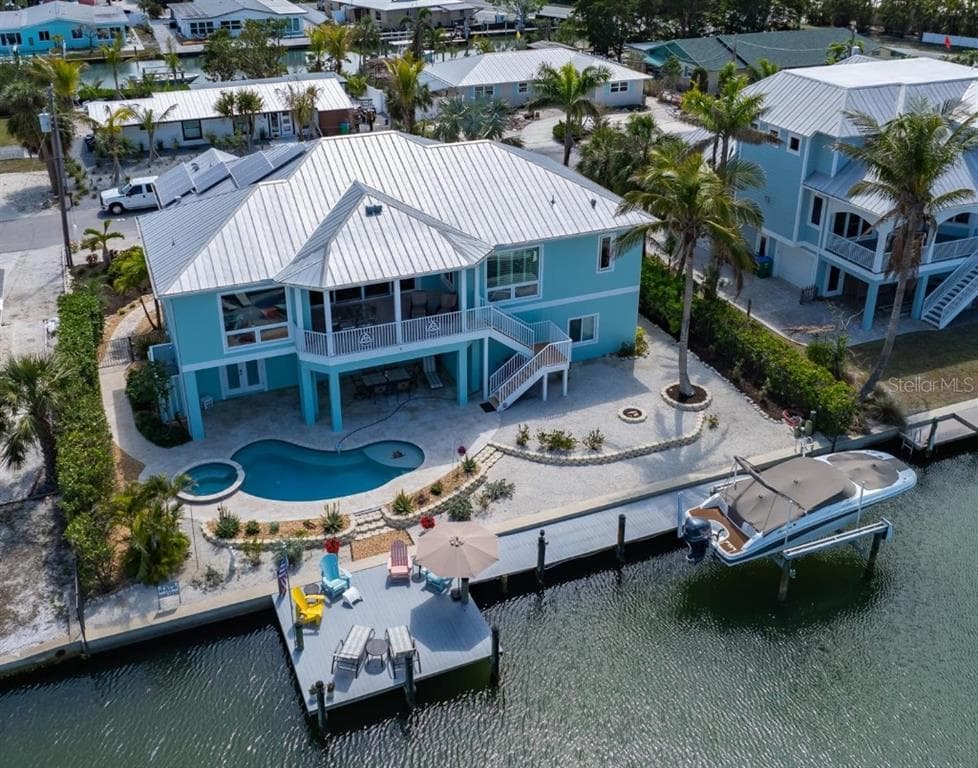 506 65TH STREET - 3bd/3ba - $3,750,000 - HOLMES BEACH, FL