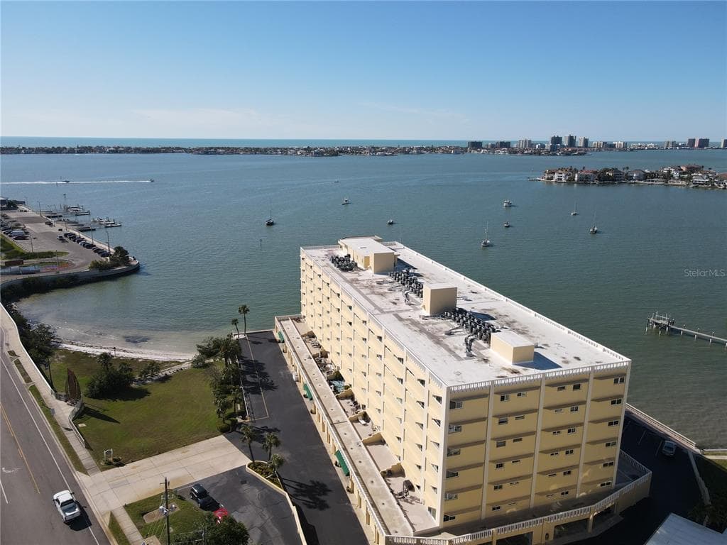 100 BLUFF VIEW DRIVE UNIT 502C - 2bd/3ba - $550,000 - BELLEAIR BLUFFS, FL