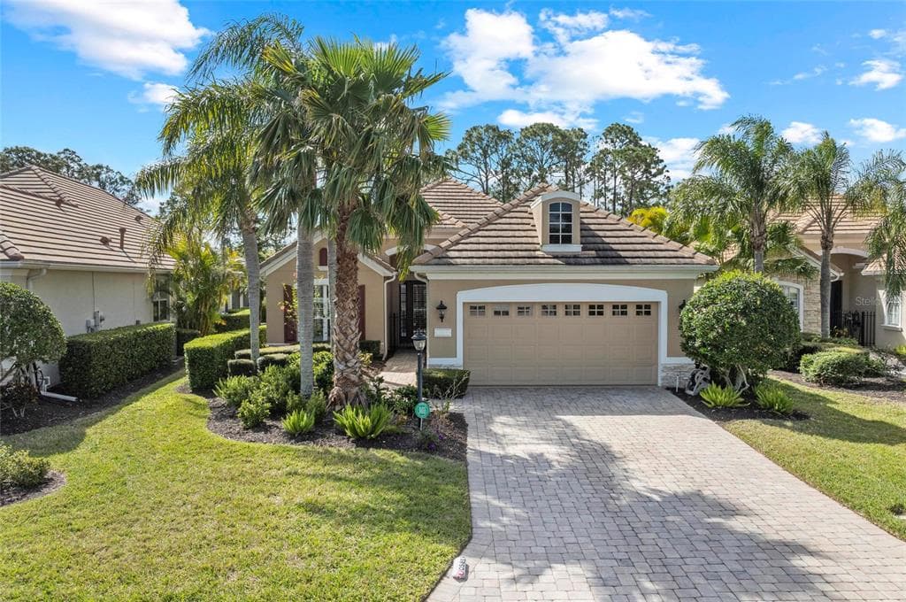 11716 STRANDHILL COURT - 3bd/2ba - $779,999 - LAKEWOOD RANCH, FL