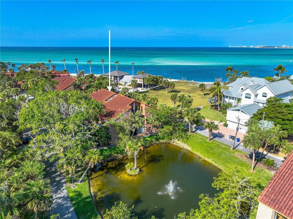 212 PASS KEY ROAD UNIT 212 - 2bd/2ba - $509,000 - SARASOTA, FL