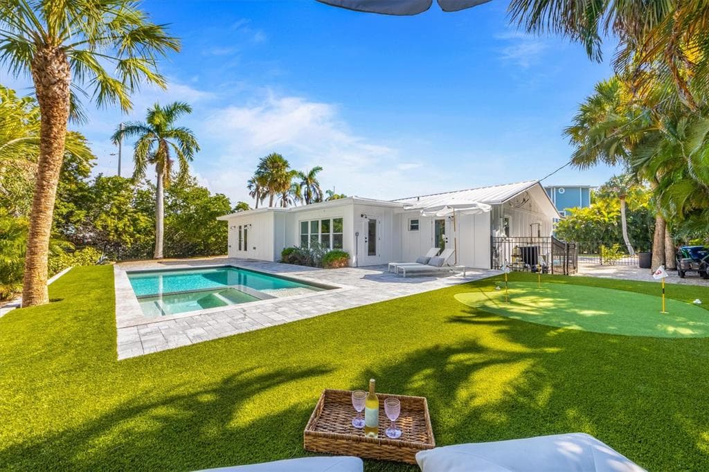 414 79TH STREET - 3bd/3ba - $1,595,000 - HOLMES BEACH, FL