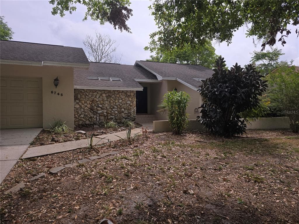 6745 ENGLELAKE DRIVE - 3bd/3ba - $335,000 - LAKELAND, FL