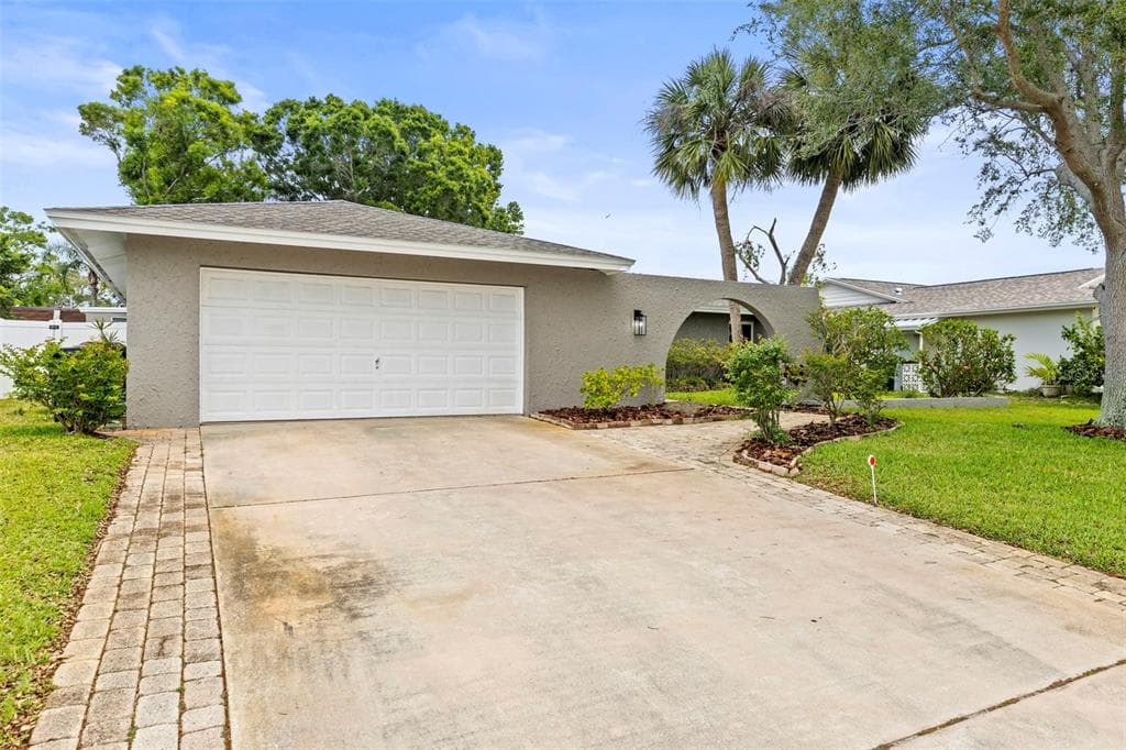 13841 89TH AVENUE - 3bd/2ba - $549,000 - SEMINOLE, FL