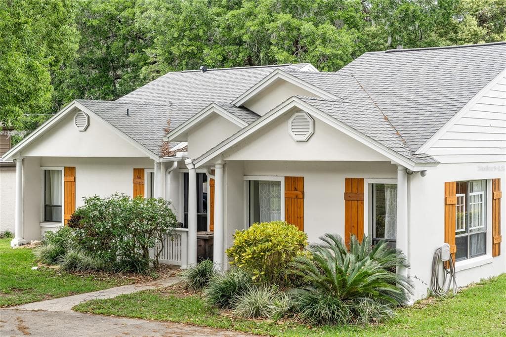 407 FOREST ROAD - 3bd/2ba - $435,000 - MOUNT DORA, FL