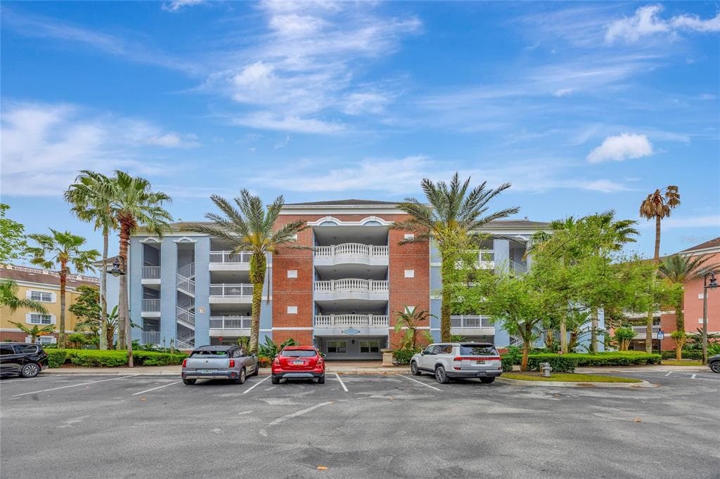 7652 WHISPER WAY UNIT 301 - 3bd/3ba - $319,000 - REUNION, FL