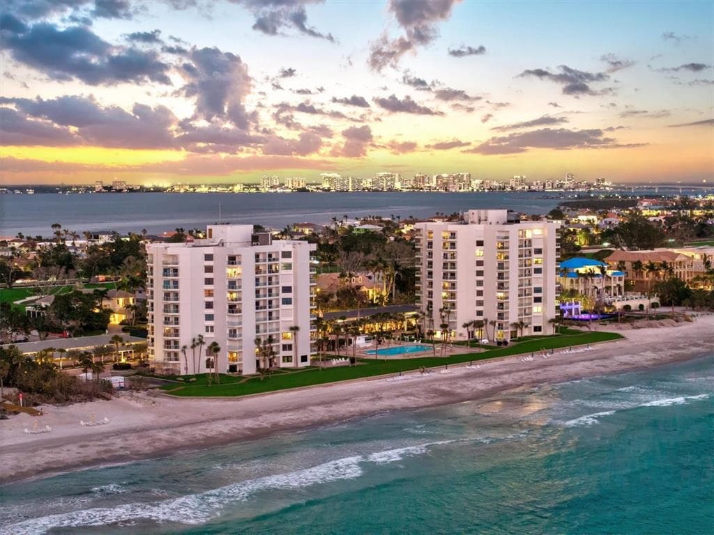 1050 LONGBOAT CLUB ROAD UNIT 903 - 2bd/2ba - $1,250,000 - LONGBOAT KEY, FL
