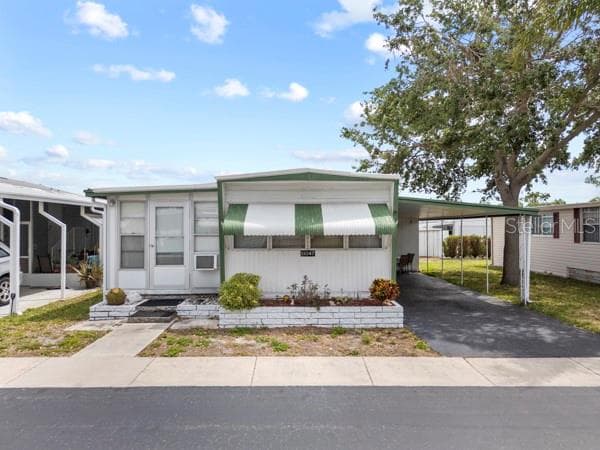 11047 102ND WAY UNIT 203 - 1bd/1ba - $87,000 - LARGO, FL