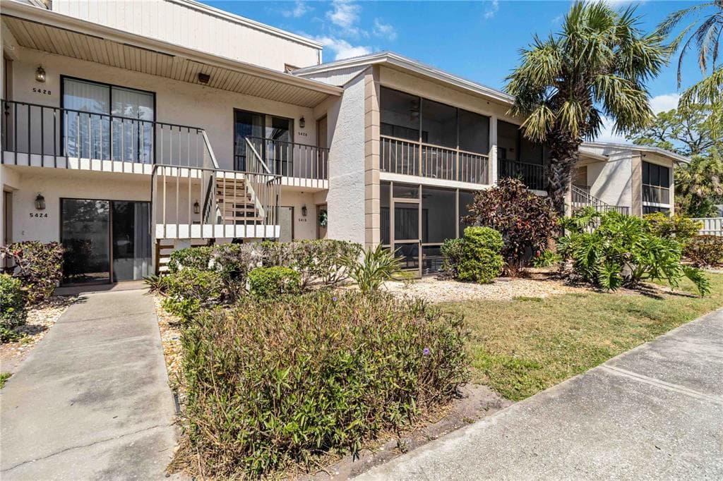 5416 SWIFT ROAD UNIT 27 - 2bd/2ba - $260,000 - SARASOTA, FL