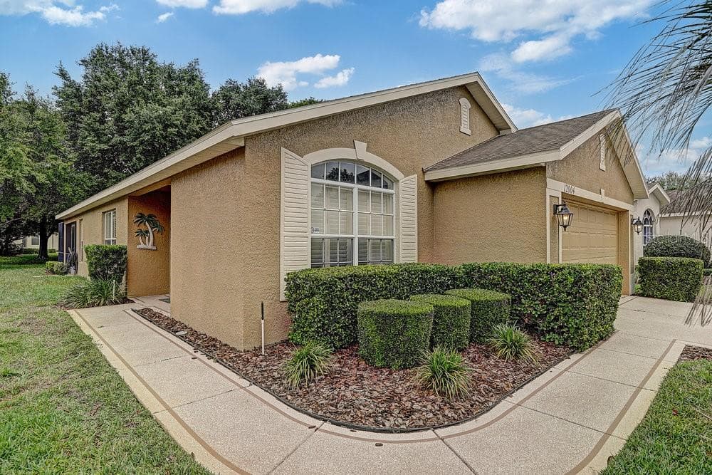 12004 VALLEY FALLS LOOP - 2bd/2ba - $250,000 - SPRING HILL, FL