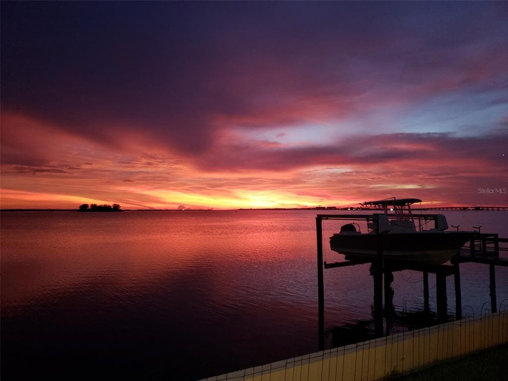 2172 HARBOR VIEW DRIVE - 3bd/3ba - $1,450,000 - DUNEDIN, FL