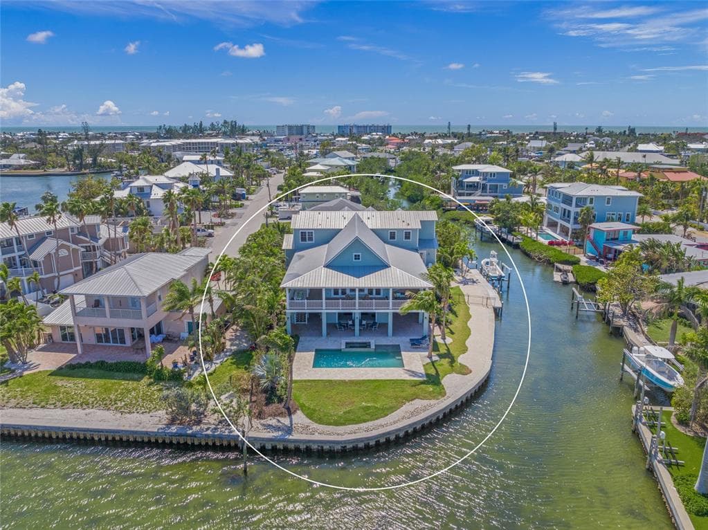 526 56TH STREET - 5bd/5ba - $6,950,000 - HOLMES BEACH, FL
