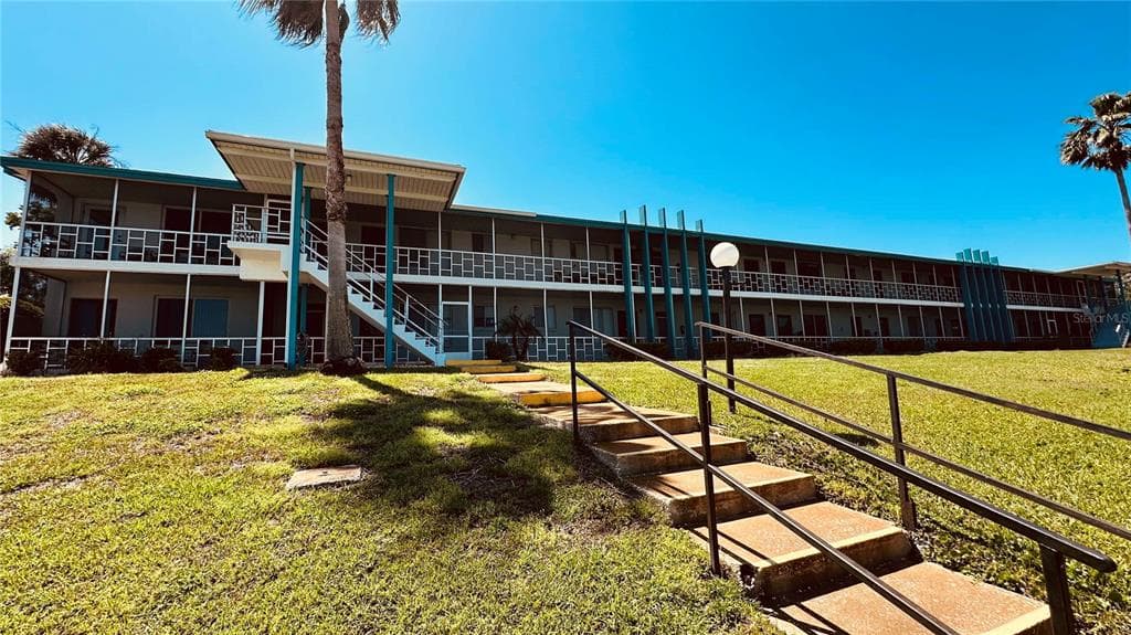 1600 W LAKE PARKER DRIVE UNIT C24 - 2bd/1ba - $104,900 - LAKELAND, FL