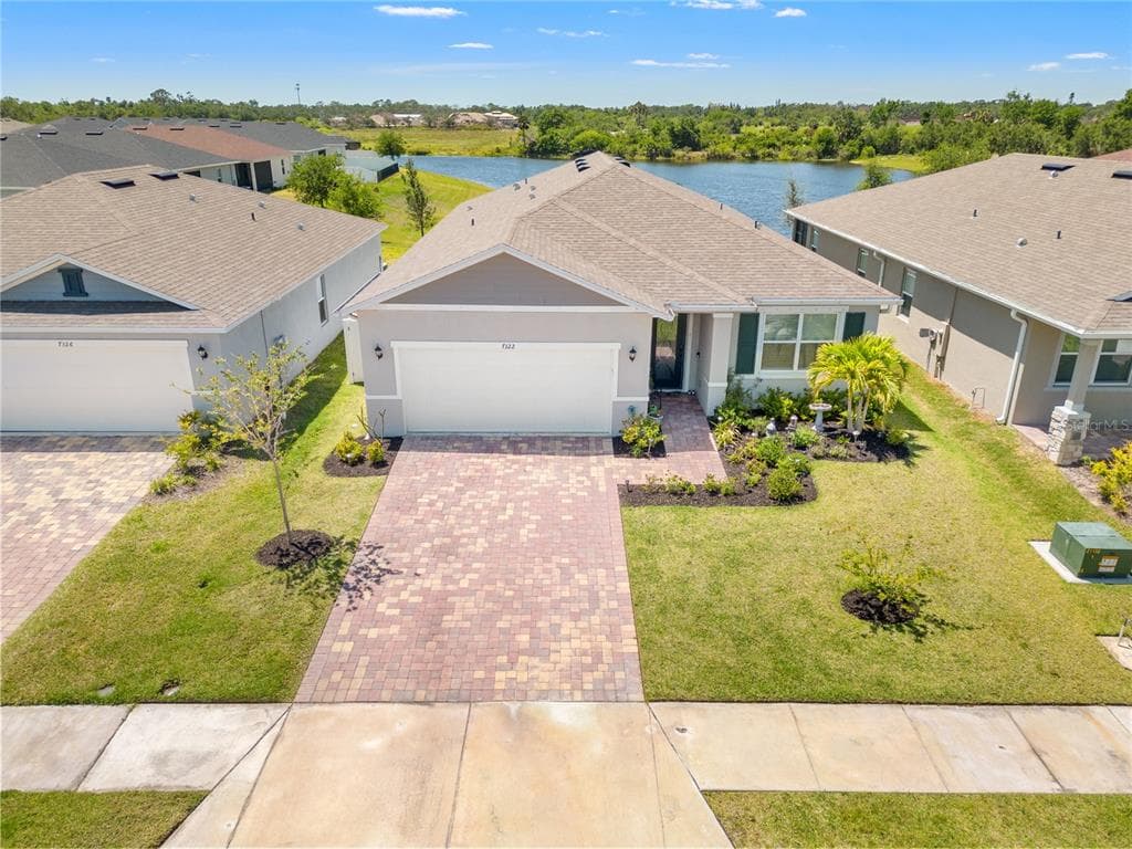 7322 34TH COURT E - 4bd/3ba - $535,000 - SARASOTA, FL