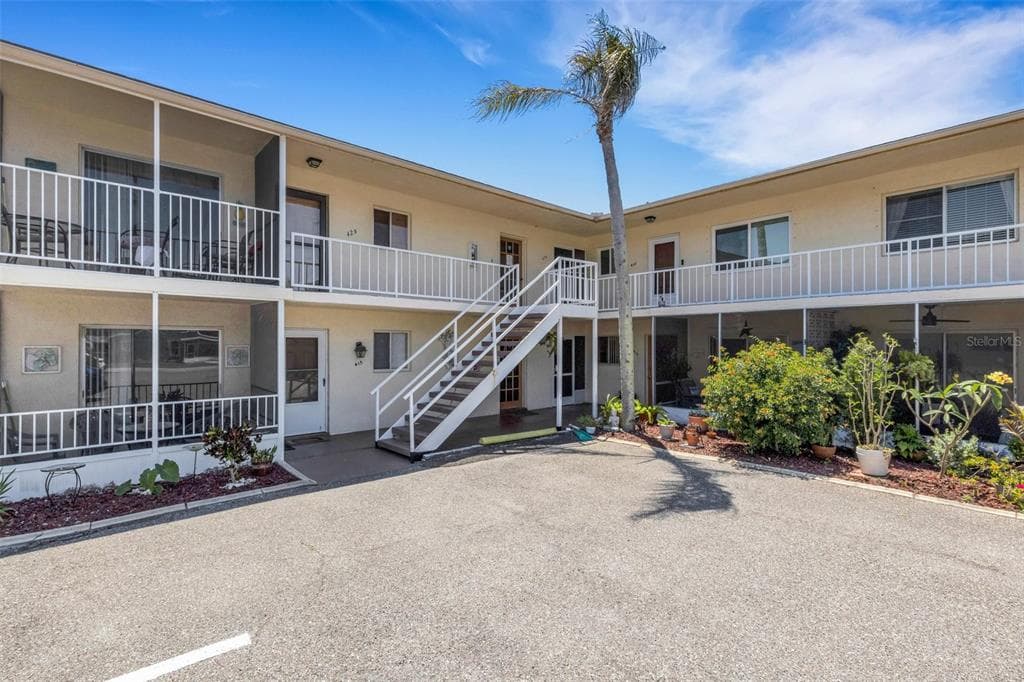 360 BASE AVENUE E UNIT 413 - 2bd/1ba - $179,000 - VENICE, FL