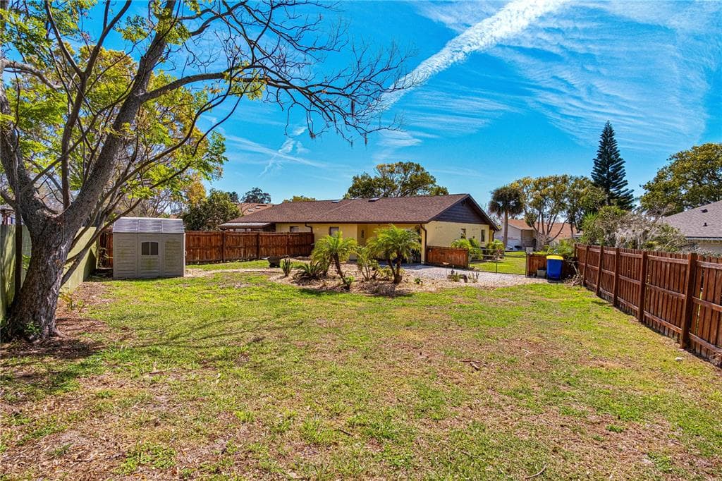 109 SHANGRI LA CIRCLE - 2bd/2ba - $199,000 - EDGEWATER, FL