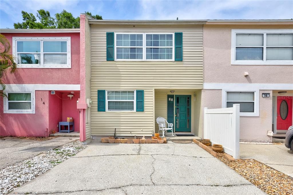 2811 S PINES DRIVE UNIT 15 - 2bd/2ba - $235,000 - LARGO, FL