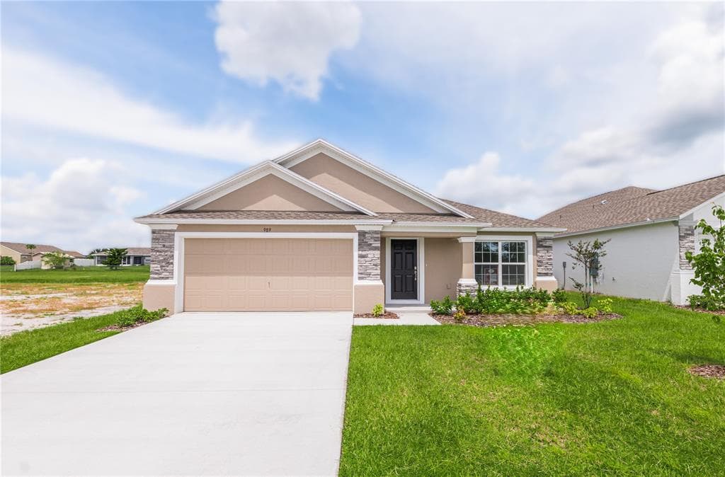989 LUNAR LANE - 4bd/2ba - $299,900 - WINTER HAVEN, FL