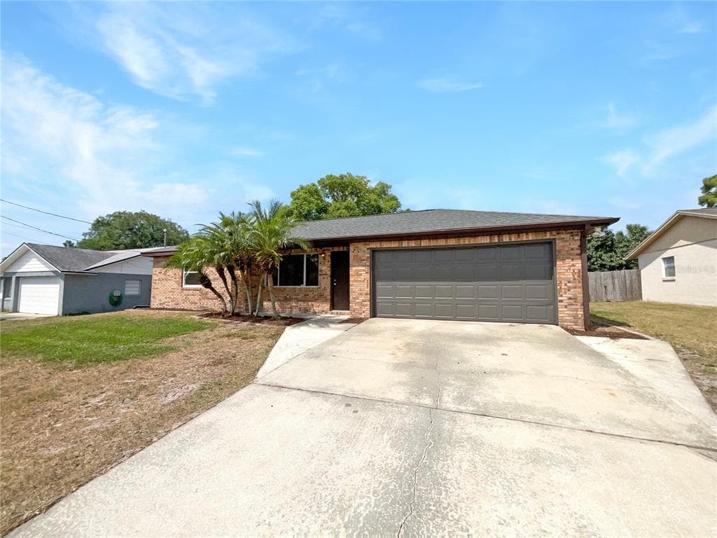 52 HYDRANGEA LANE - 3bd/2ba - $297,000 - DEBARY, FL